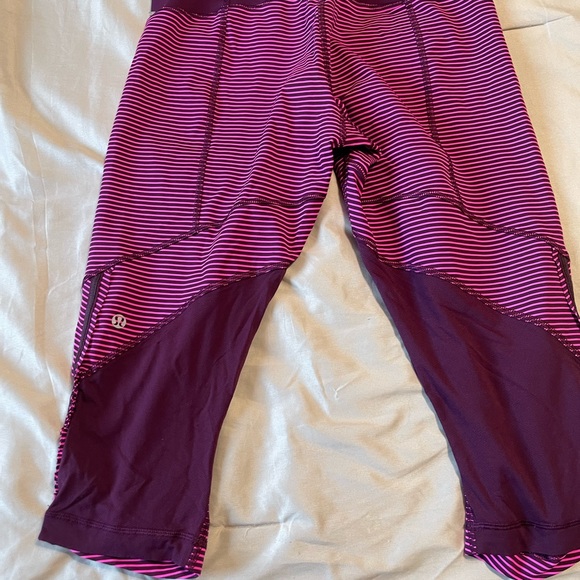 Lululemon crop Pace stripe leggings - Picture 3 of 8